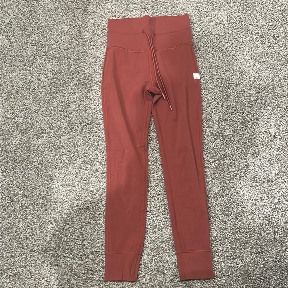Vuori High-Waisted Rust Leggings